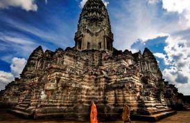 monjes-en-angkor-wat-viajeindochina