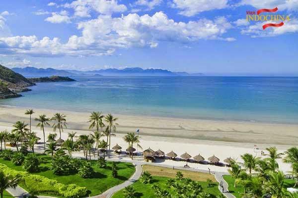 Cidade bonita de Vũng Tàu como as praias de areia branca