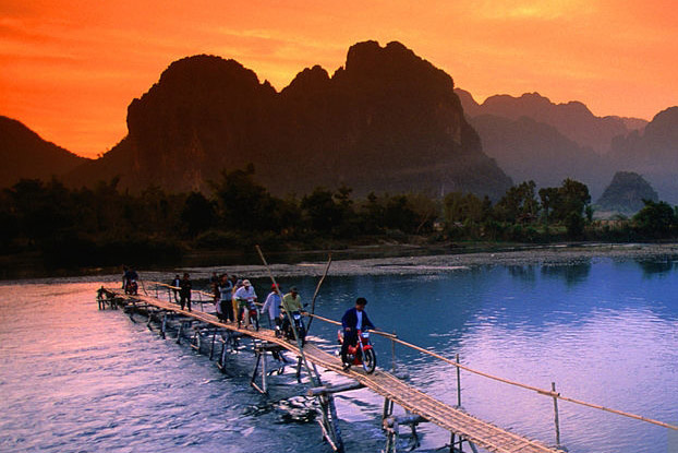 Vista del río Nam Song, Laos Tours