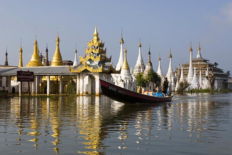 Inle-Lake-Pagodas-Myanmar-Vacaciones