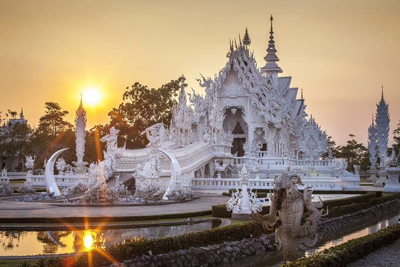 Templo Branco em Chiang Rai, Tailândia