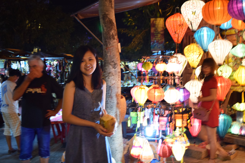 mercado-noturno-hoian-ferias-vietna