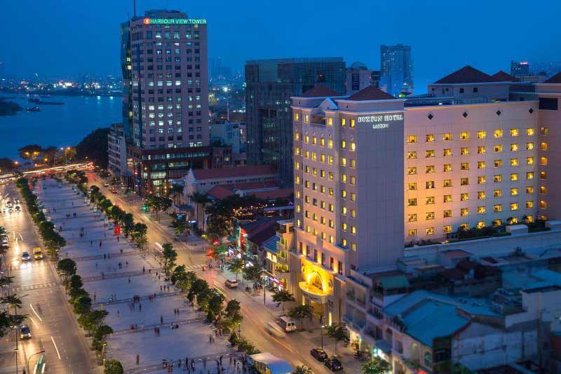 Vida nocturna en ciudad Ho Chi Minh, Vietnam