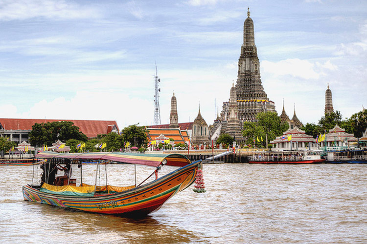passeio de barco no rio Chao Phraya