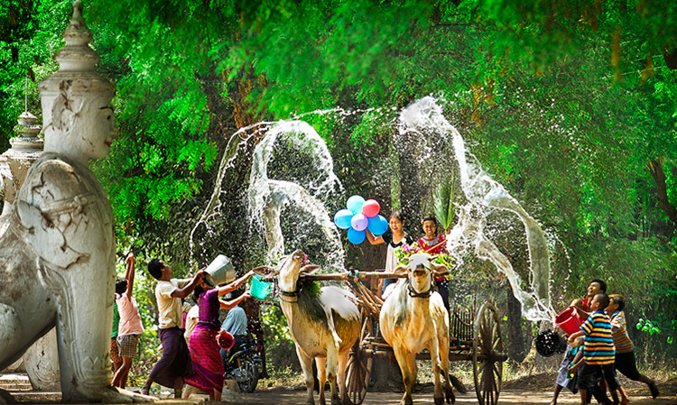 Thingyan-Festival-Viajes-Birmania