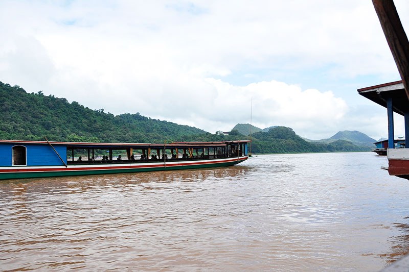 Viajes a Laos en Paseos largos en barco