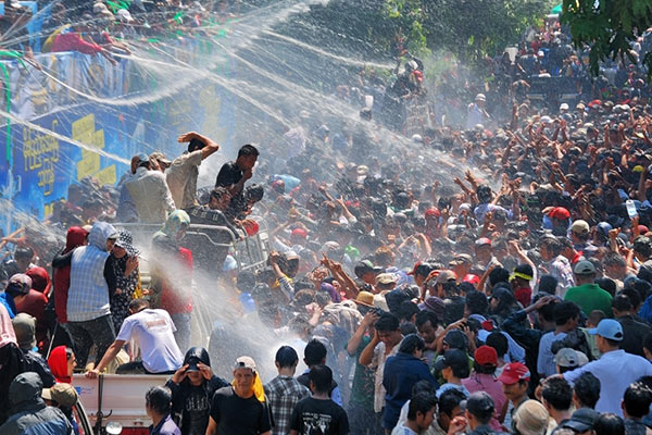 Festival del agua en birmania vacaciones