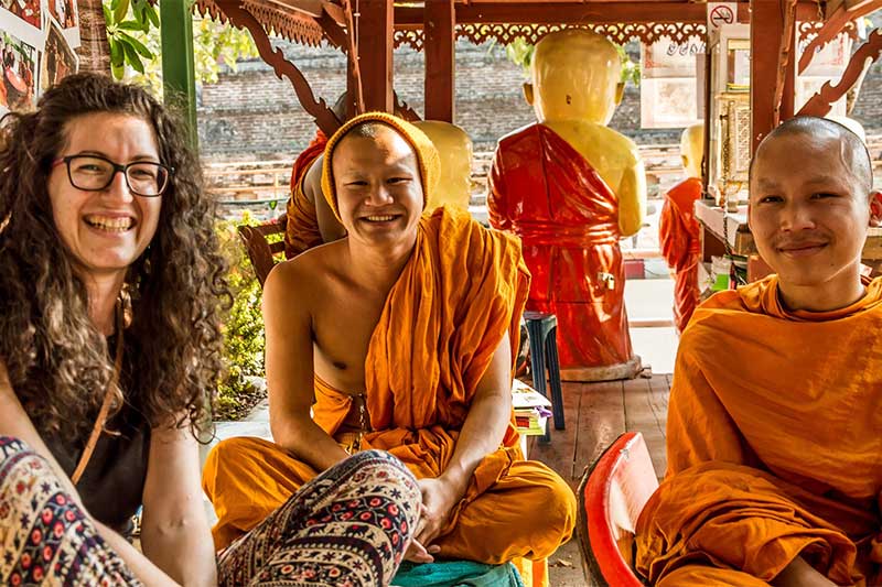 Conversaciones con los monjes en Tailandia