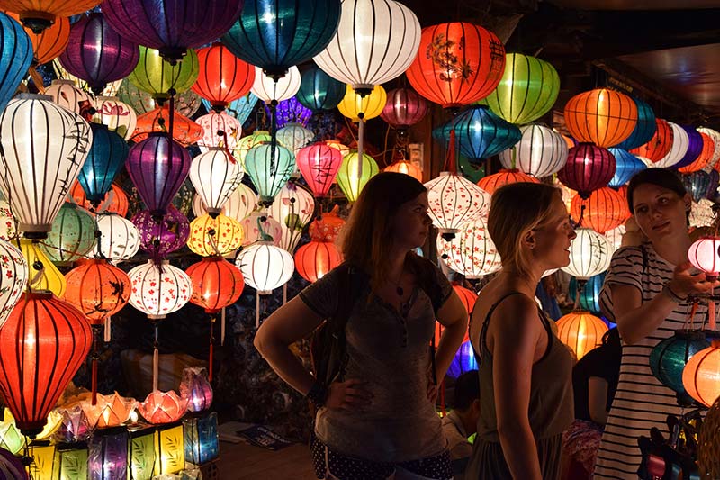 Linterna de seda en Hoian, Vietnam Viajes