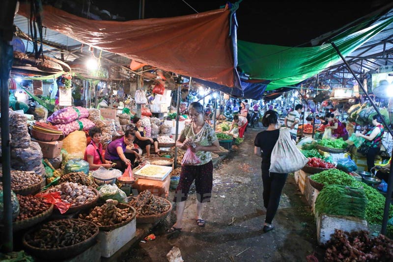 Mercado en Vietnam Vacaciones - Long Bien