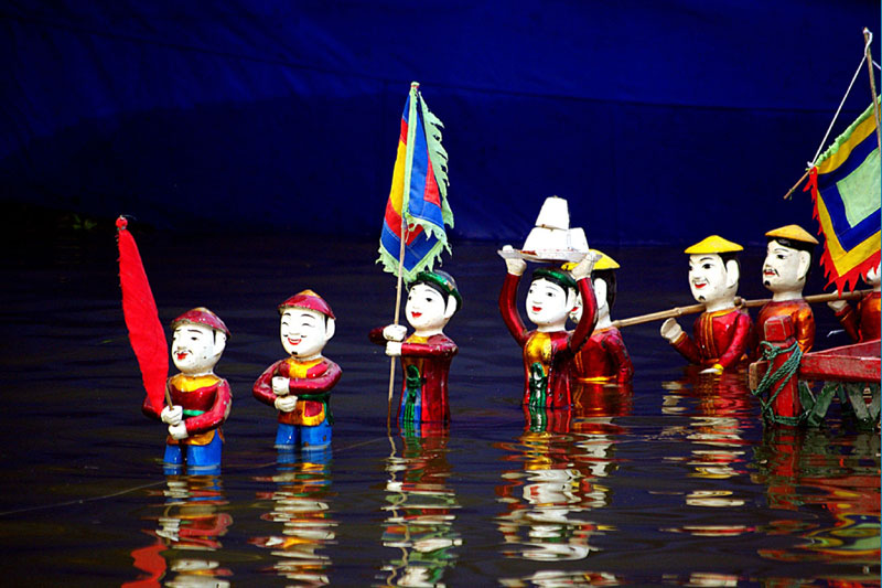 Assistir a um espetáculo de fantoches de água em Hanói
