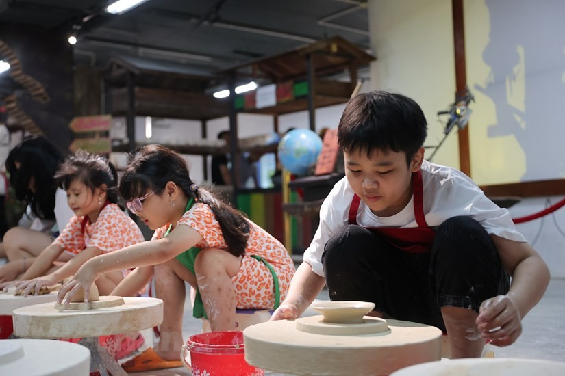 Participar en talleres de cerámica en el Pueblo de cerámica de Bat Trang