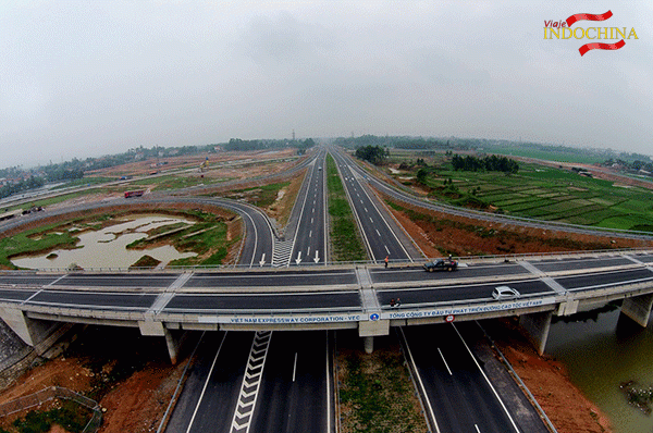 La autopista Noi Bai – Lao Cai