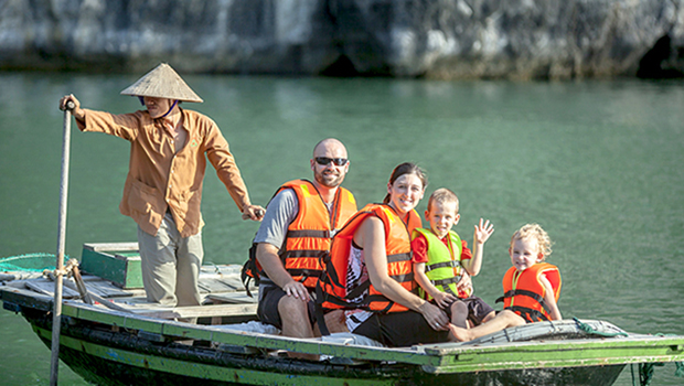 paseos en bote en la bahía de Halong