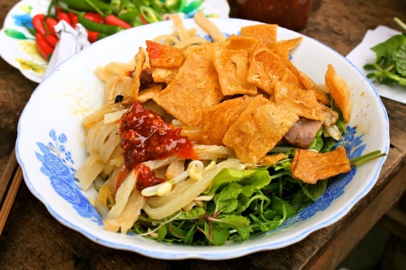 cao-lau-hoi-an-comida-tipica-vietnam-gastronomia-local