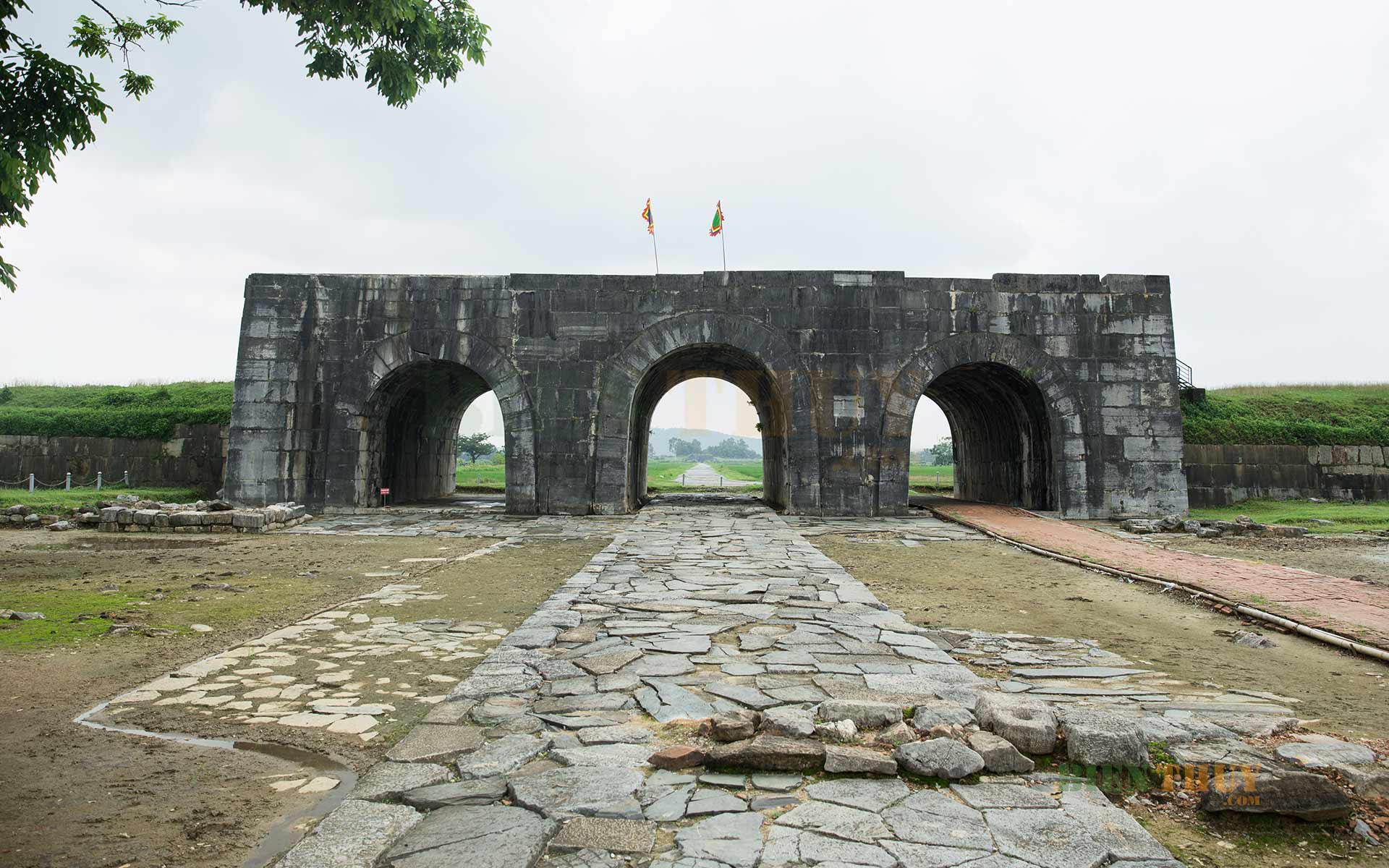 cong-chinh-thanh-nha-ho La ciudadela de la dinastía Ho