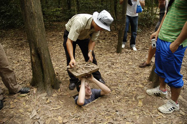 explora la red de túneles del Cu Chi