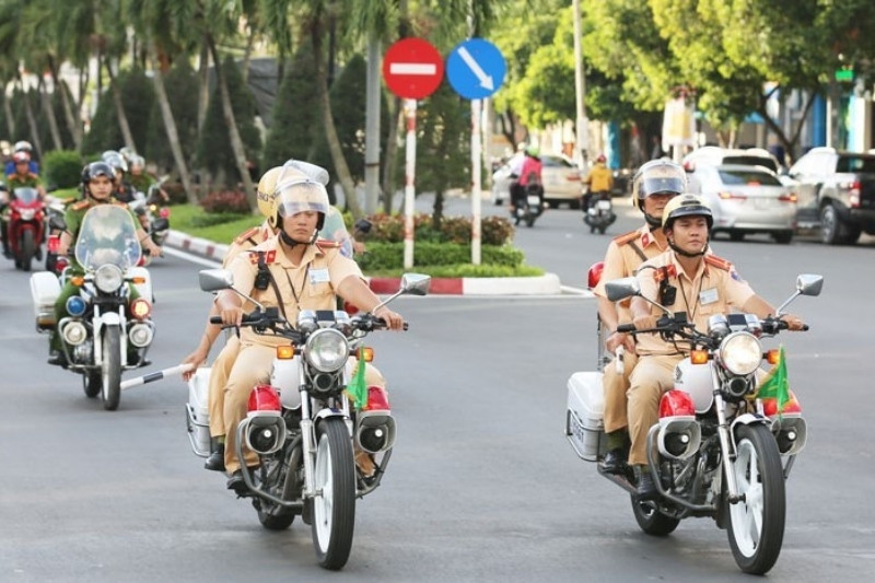 patrullaje-policia-transito-vietnam-seguridad-ciudadana