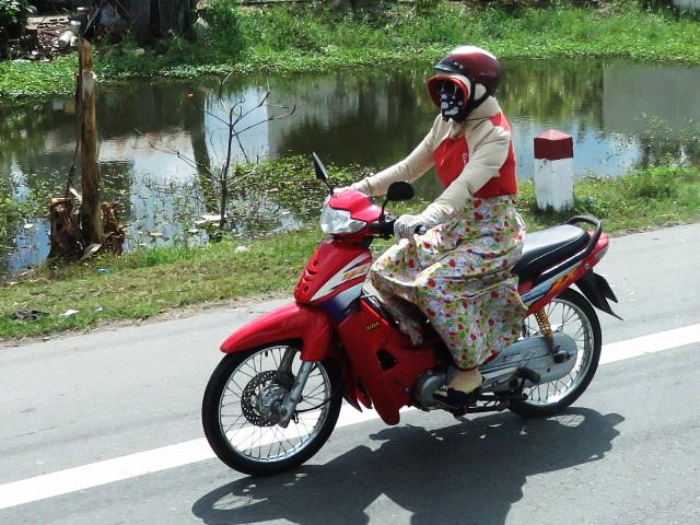 Vietnam local evita la luz del sol Viajes a Vietnam