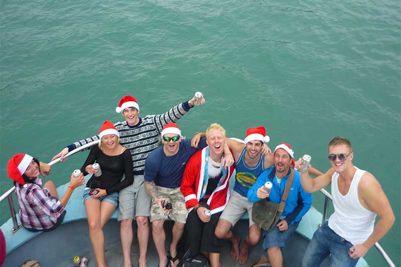 Celebrar o Natal na Baía de Halong, Vietnã Celebrar o Natal na Baía de Halong, Vietnã
