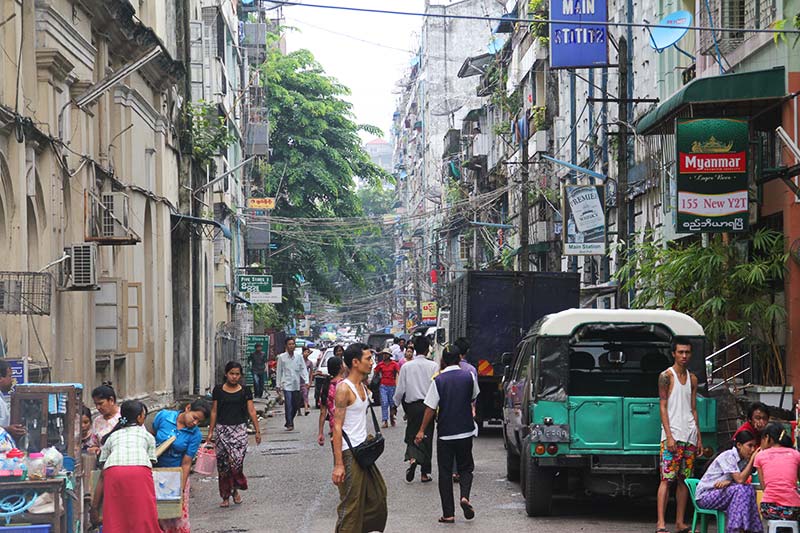Uma rua em Myanmar Uma rua em Myanmar - Viagem em família Myanmar