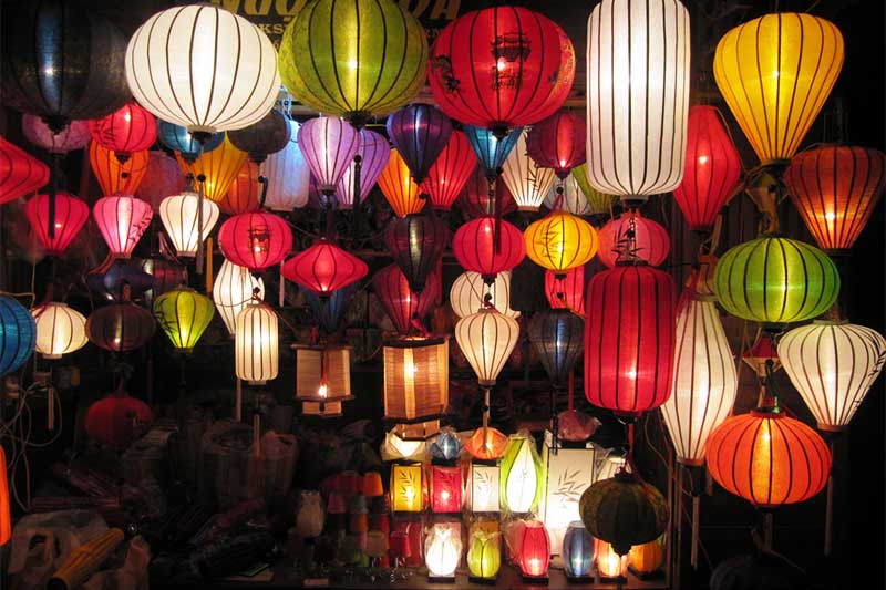 Lanternas de seda em Hoi An - Vietnã Lanternas de seda em Hoi An - Férias em Vietnã