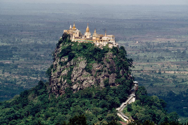 Monte Popa - Baga - Myanmar Monte Popa - Baga - Viagens para Myanmar