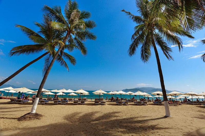 Praia de Nha Trang - Vietnã Praia de Nha Trang - Viagens ao Vietnã
