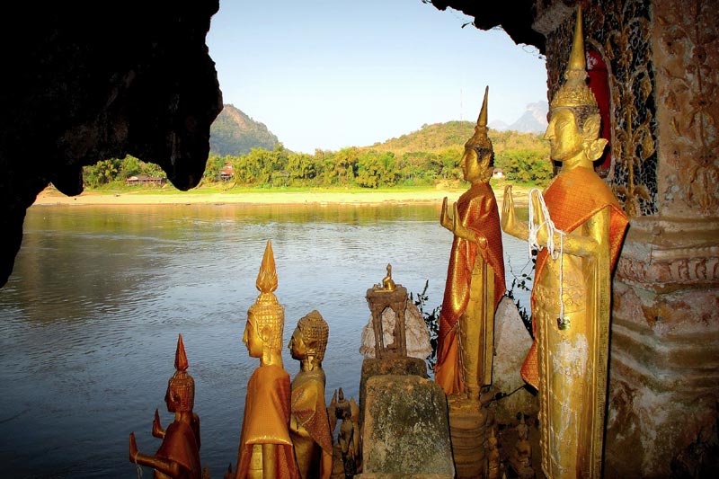 Pak Ou Caves - Laos Pak Ou Caves - Viagens para Laos