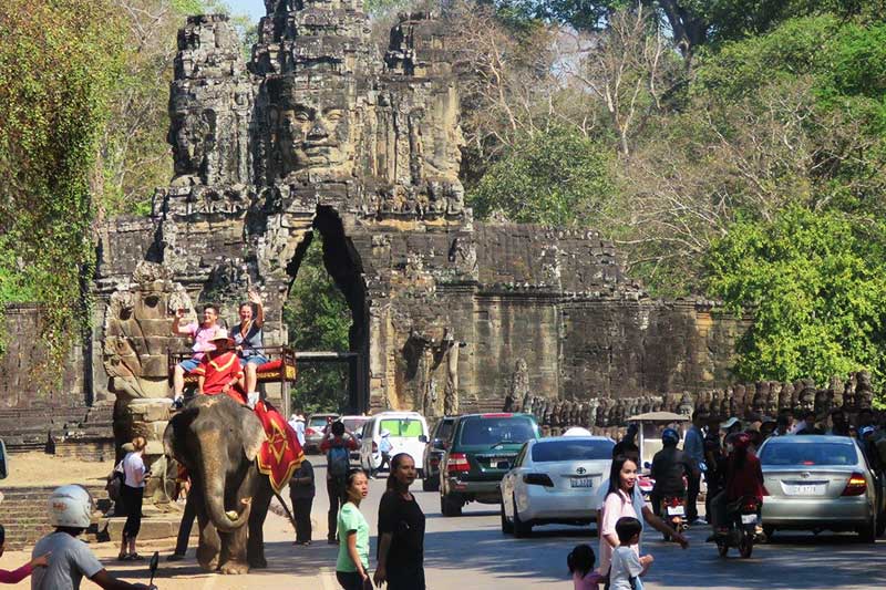 Portão de entrada do Angkor Thom Portão de entrada do Angkor Thom, Camboja