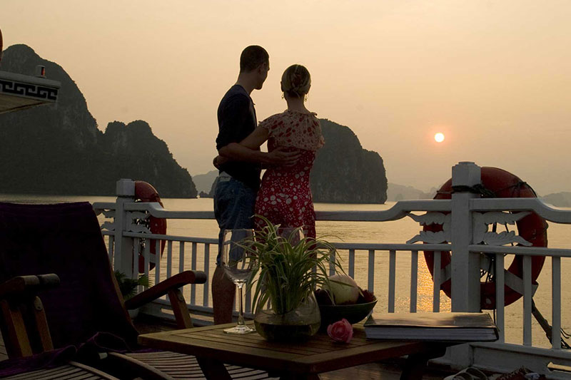 Pôr-do-sol na Baía de Halong - Vietnã Pôr-do-sol na Baía de Halong - Viajar Vietnã
