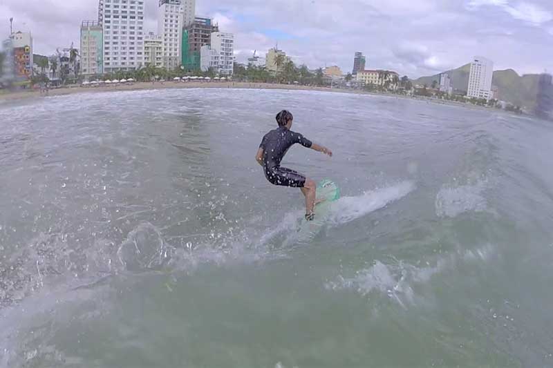 Surfe em Nha Trang, Vietnã Surfe em Nha Trang, Vietnã