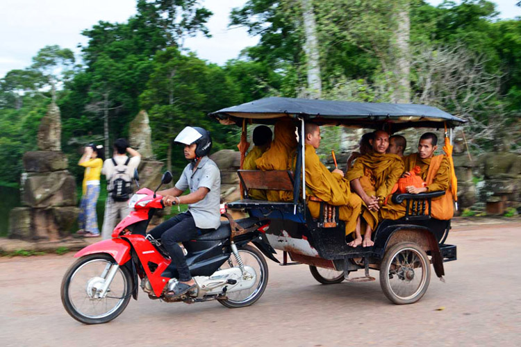 viagem Siem Reap Tuk tuk – transporte popular em Siem Reap