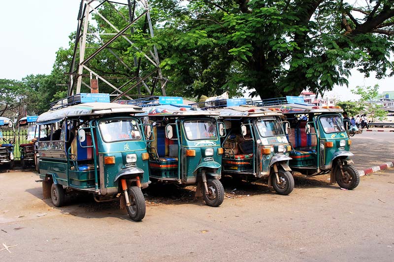 Tuk Tuk Tour em Laos Tuk Tuk Tour em Laos - Viaje para Laos