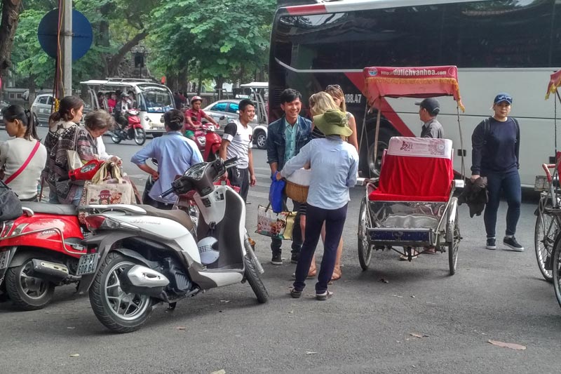Fraudes de viagens comuns no Vietnã e como as evitar Vagem para Vietnã