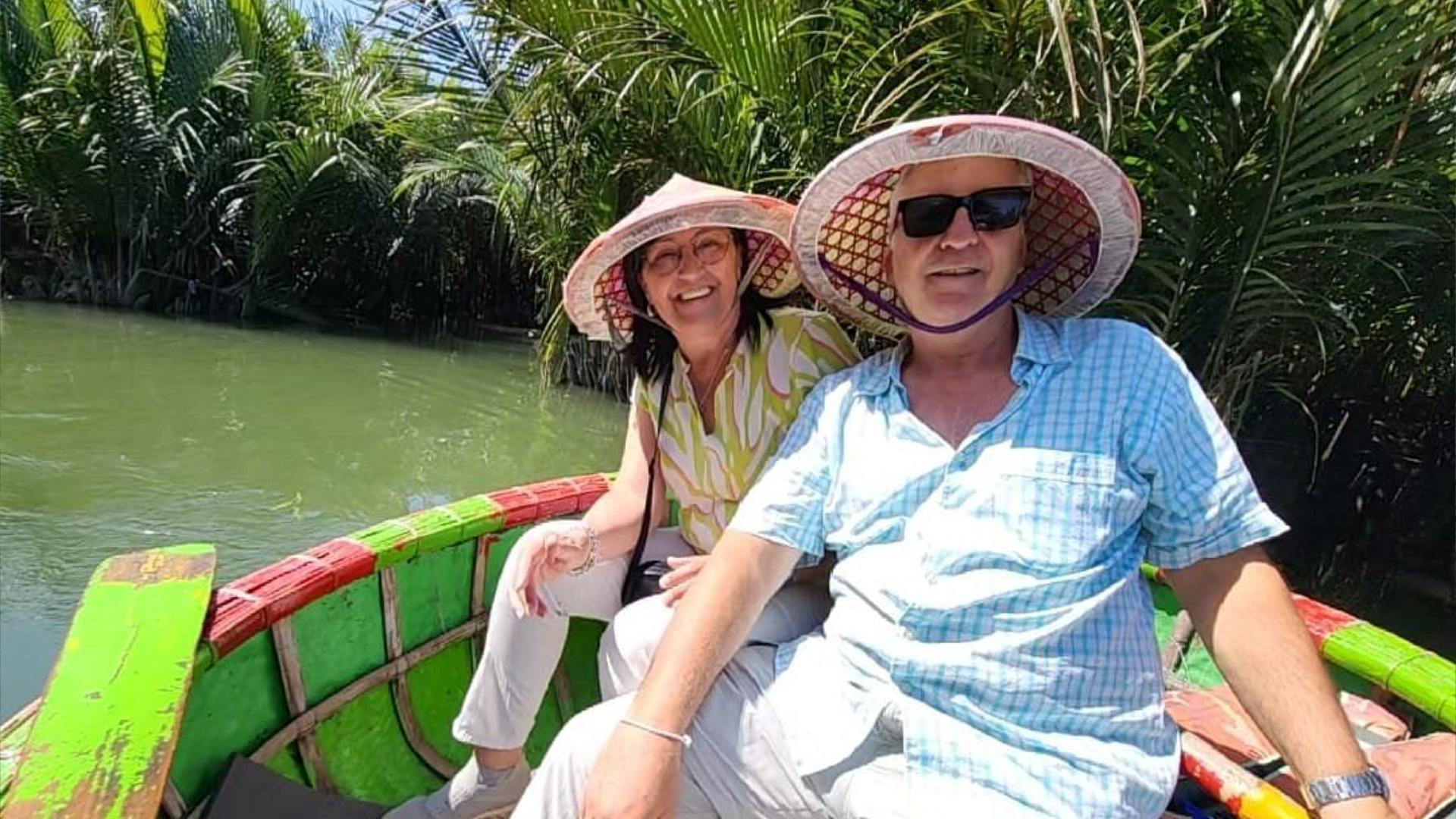 guest-adrian-oscar-tourist-viajeindochina
