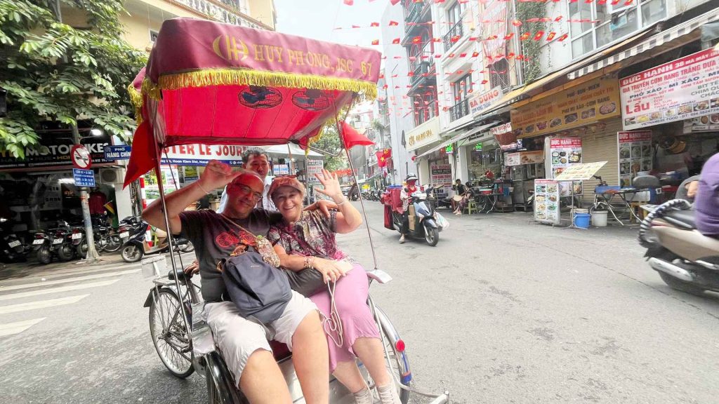 Ron Sidi - Cyclo in Hanoi - Vietnam