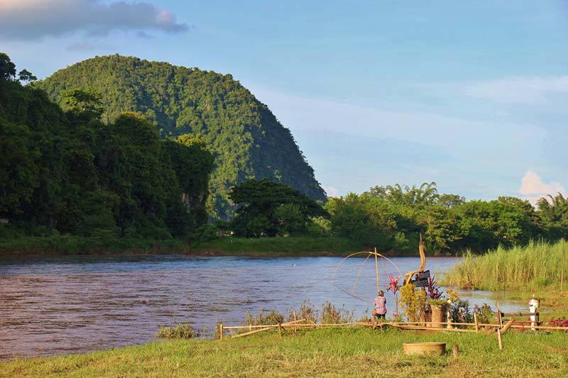 Praia de Chiang Rai - Rio Kok Praia de Chiang Rai - Rio Kok - Turismo na Tailândia