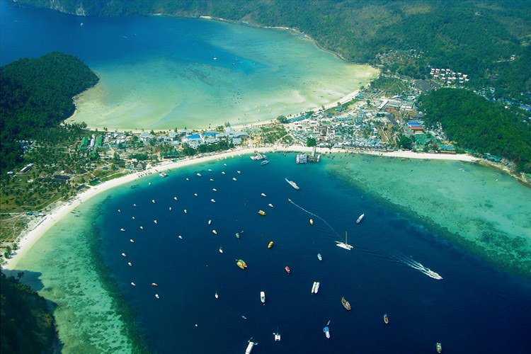 viagem Tailandia ilha de Phi Phi Don visto de cima