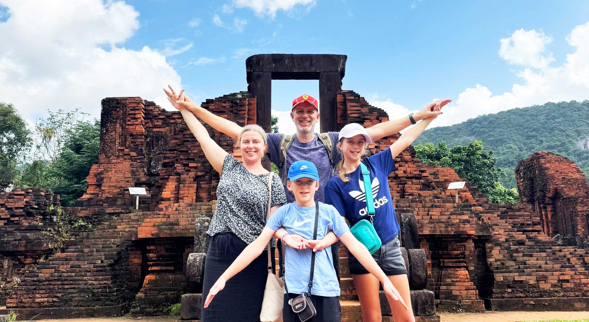 Traveller of Viajeindochina - NATF295
