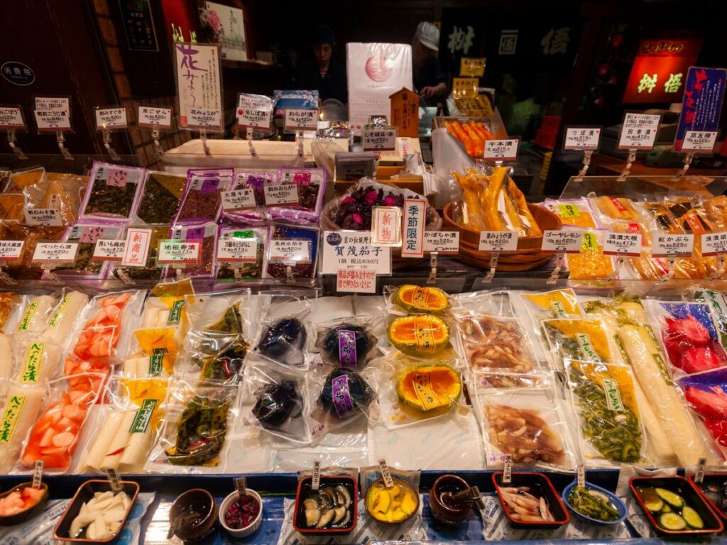 Mercado tradicional en Asia Oriental