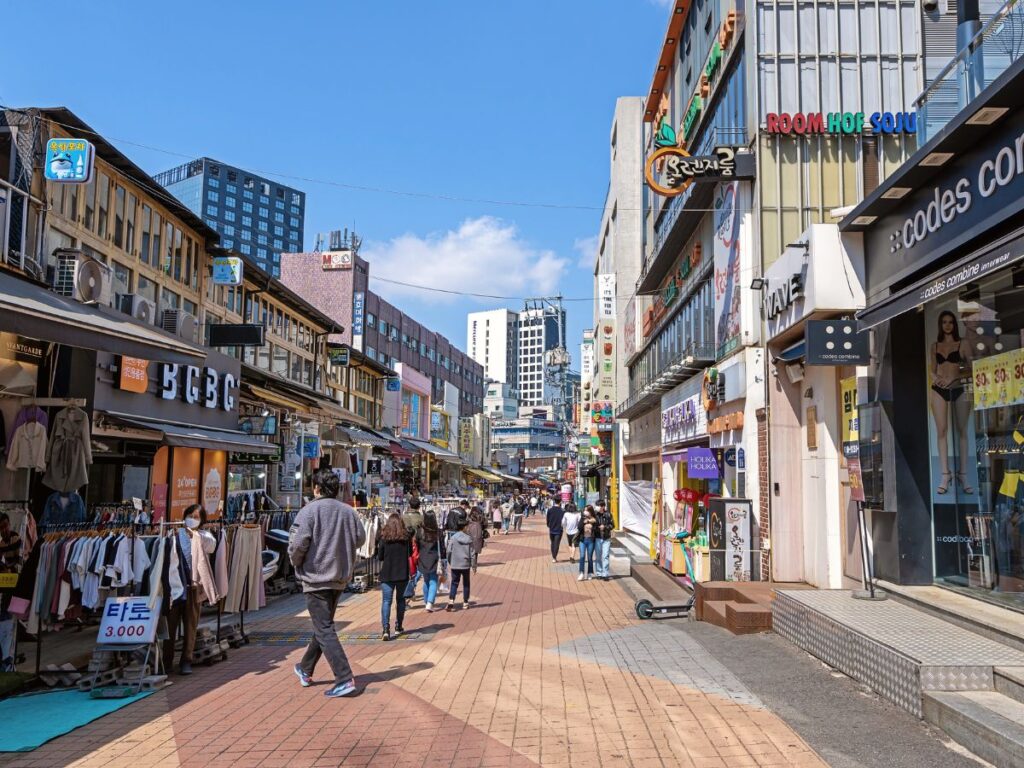 Paseando por Hongdae, la zona universitaria de Seúl llena de energía